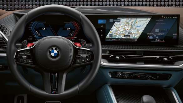 BMW XM G09 M spezifisches Anzeigenkonzept durch BMW Operating System 8